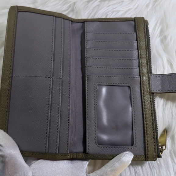 Fossil Green Leather Wallet - Picture 9 of 13